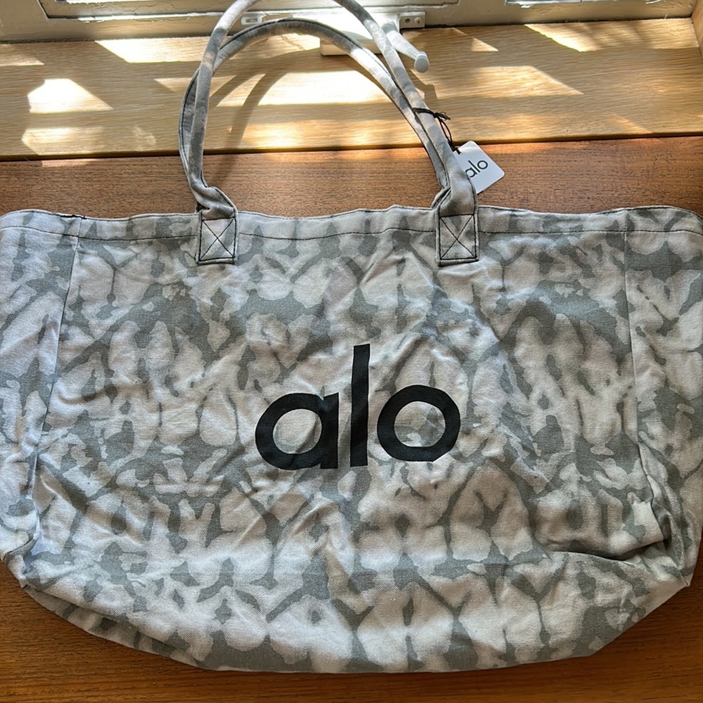 NWT alo tote bag